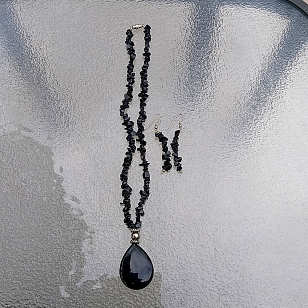 Earring/necklace set